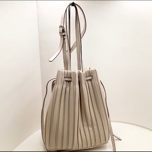 🆕{Zara}Pleated Bucket Drawstring Crossbody Bag